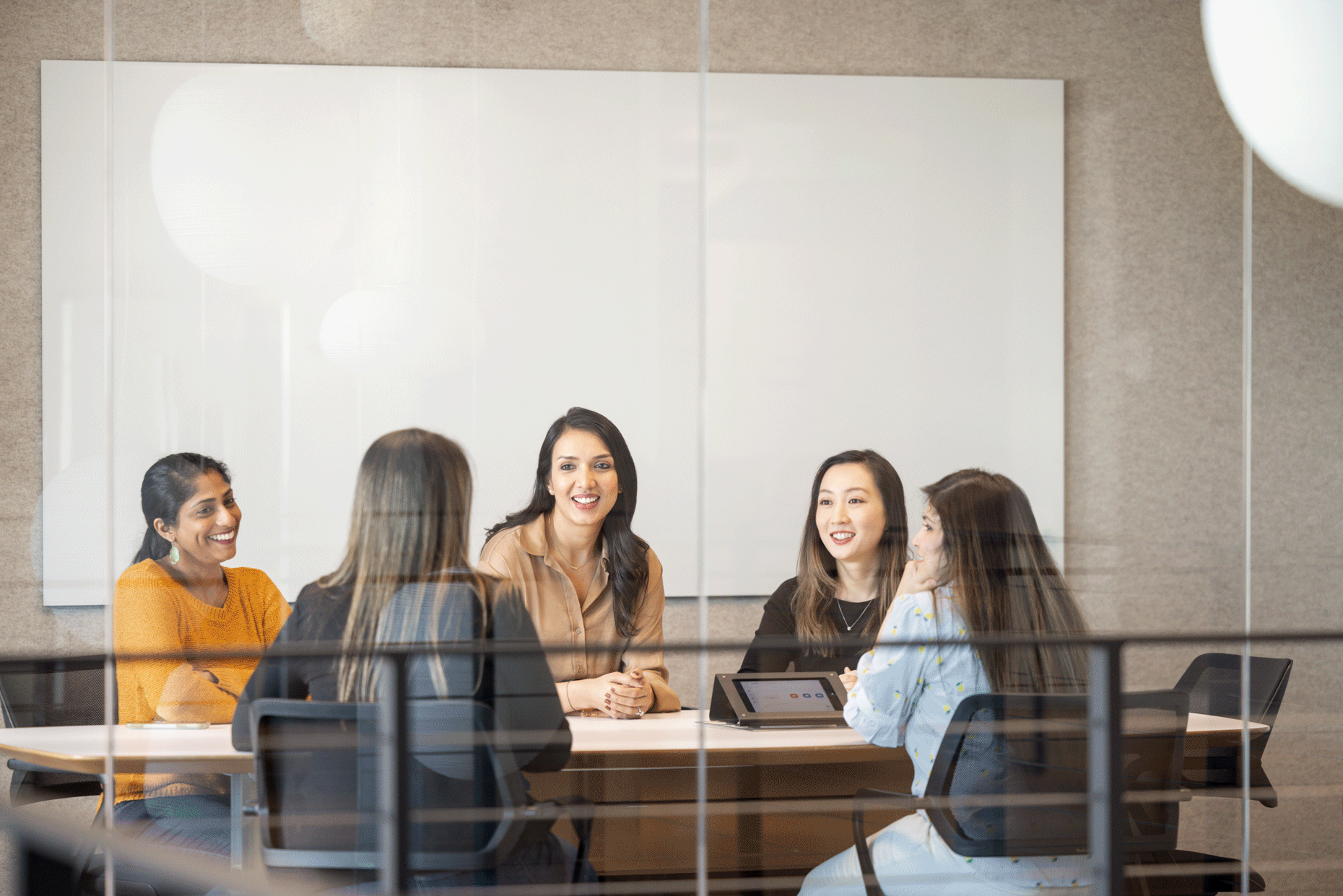 15-kelsey-floyd-bay-area-photographer-women-in-tech-leadership-meeting-annual-report