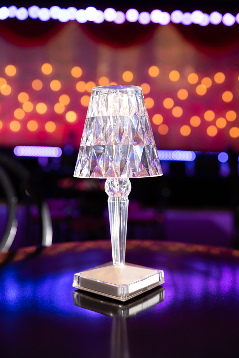 26-kelsey-floyd-bay-area-event-detail-photography-crystal-lamp-centerpiece