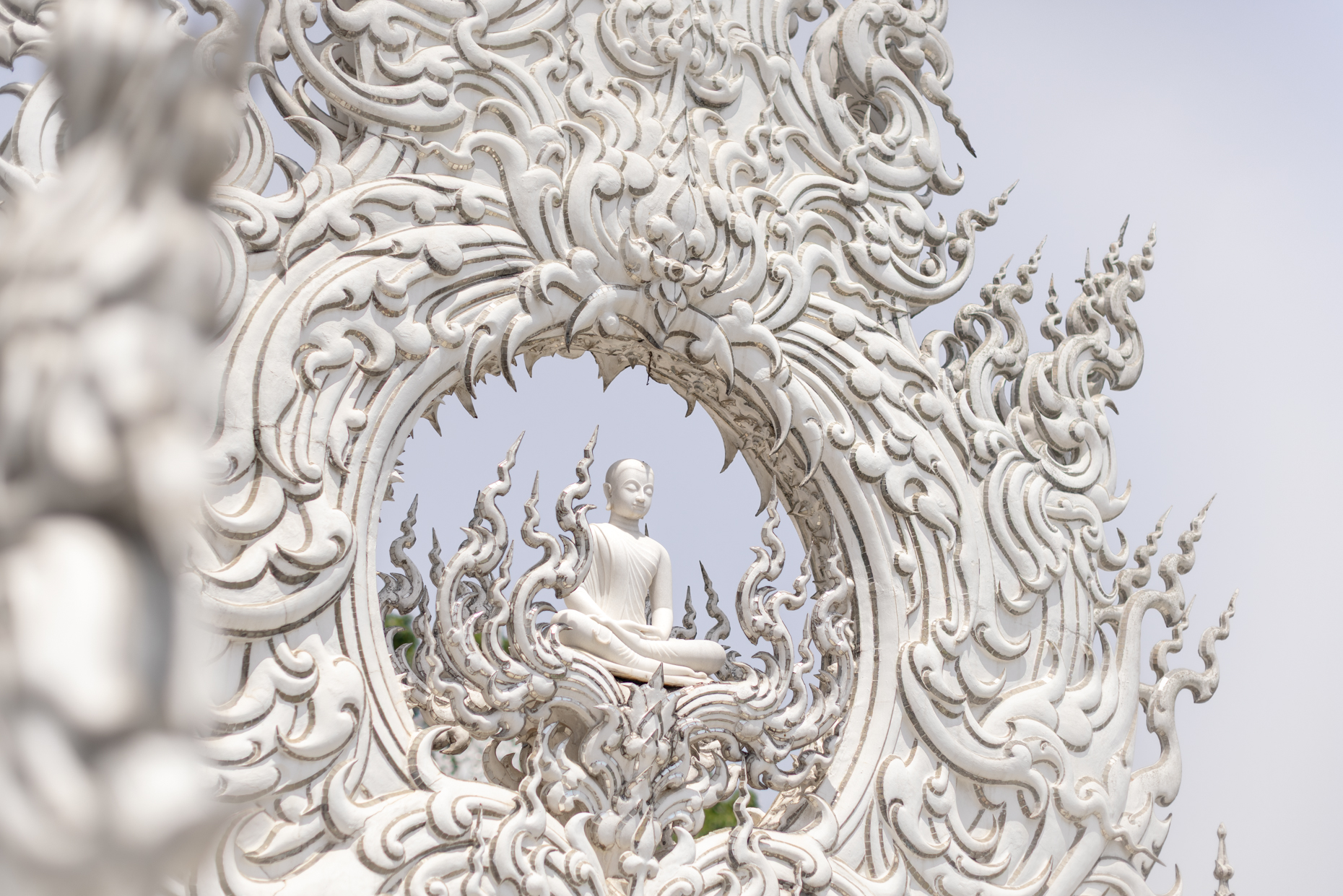 26-kelsey-floyd-wellness-white-temple-thailand-ornate-architecture-photography
