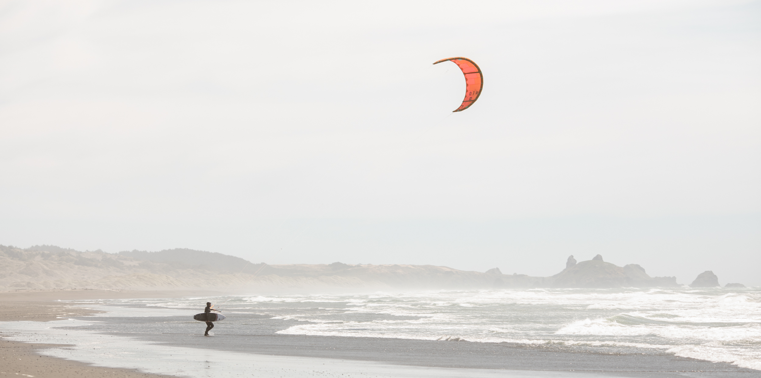 62-kelsey-floyd-oregon-coast-kite-surfer-shoreline-lifestyle-brand-photographer